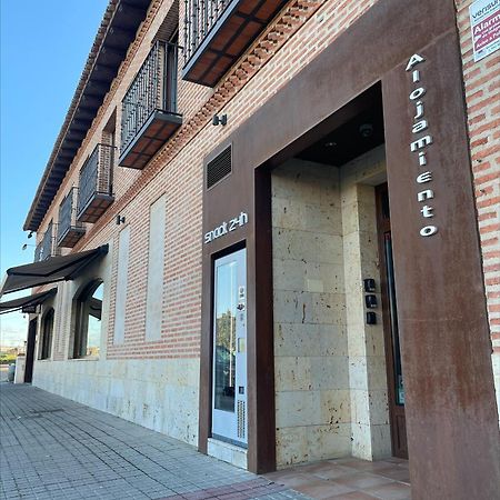 ホテル Casa Lola ルエダ エクステリア 写真